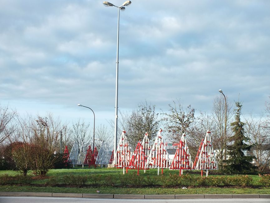 les sapins au rond point