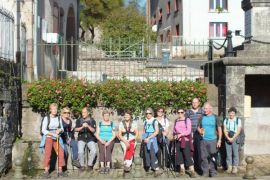 photo devant le lavoir de Selles