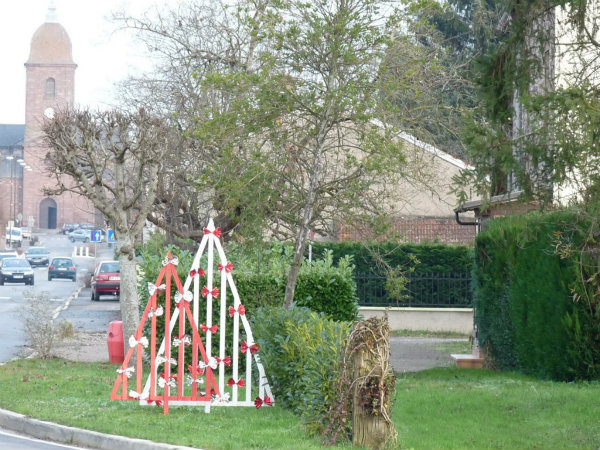 les sapins d'entr\u00e9es de village